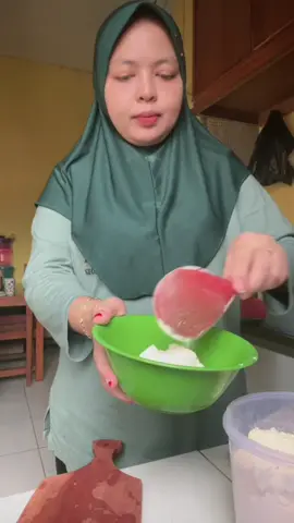 Pake tepung premix bikin gorengan garingnnya tahan lama rasa gurihnya juga pas #tepungpremix #tepungbumbu #tepunggorengan 