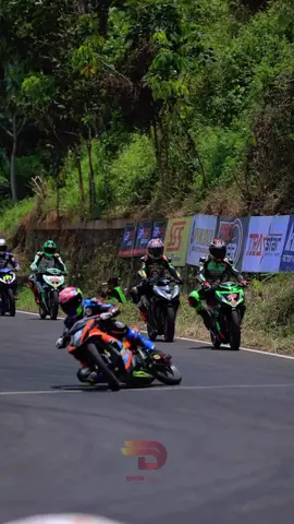 POWER SLIDE🥶🔥@12luckykaddi  Kasih Yang Terbaik Untuk Hari Ini Boyy #lfnhp969roadracechampionship #roadraceindonesia #luckykaddi12#balapmotor#masukberanda 