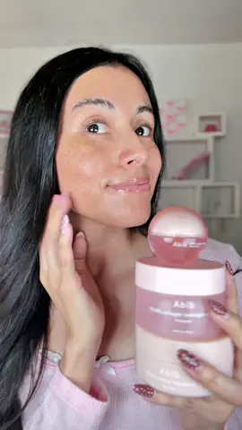 Abib Pink Jelly Glaze Trio @Abib Cosmetics  🩷Abib Pdrn Collagen Overnight Mask Firming Jelly-ayuda a mejorar la elasticidad y luminosidad de la piel y a unificar su tono. 🩷 PDRN RETINAL EYE PATCH GLOW JELLY -Un tratamiento intensivo en formato de parches de gelatina que combina el poder regenerador del PDRN con la eficacia antiedad del retinal para transformar visiblemente el contorno de tus ojos. 🩷 PDRN Collagen Lip Mask Glazed Jelly -Textura de gel transparente y liviana: nuestra fórmula de gel transparente se adhiere perfectamente a tus labios, brindando un brillo similar al vidrio sin molestias. . . . . . . . . . . . . . . . . . . . . #abibpdrneyepatch #pdrneyepatch #antiaging #darkcircles #depuff           