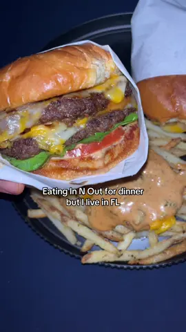 I need a food truck or sum bro this was tewww good  . . . #innout #burger #DinnerIdeas #fyp #foryou