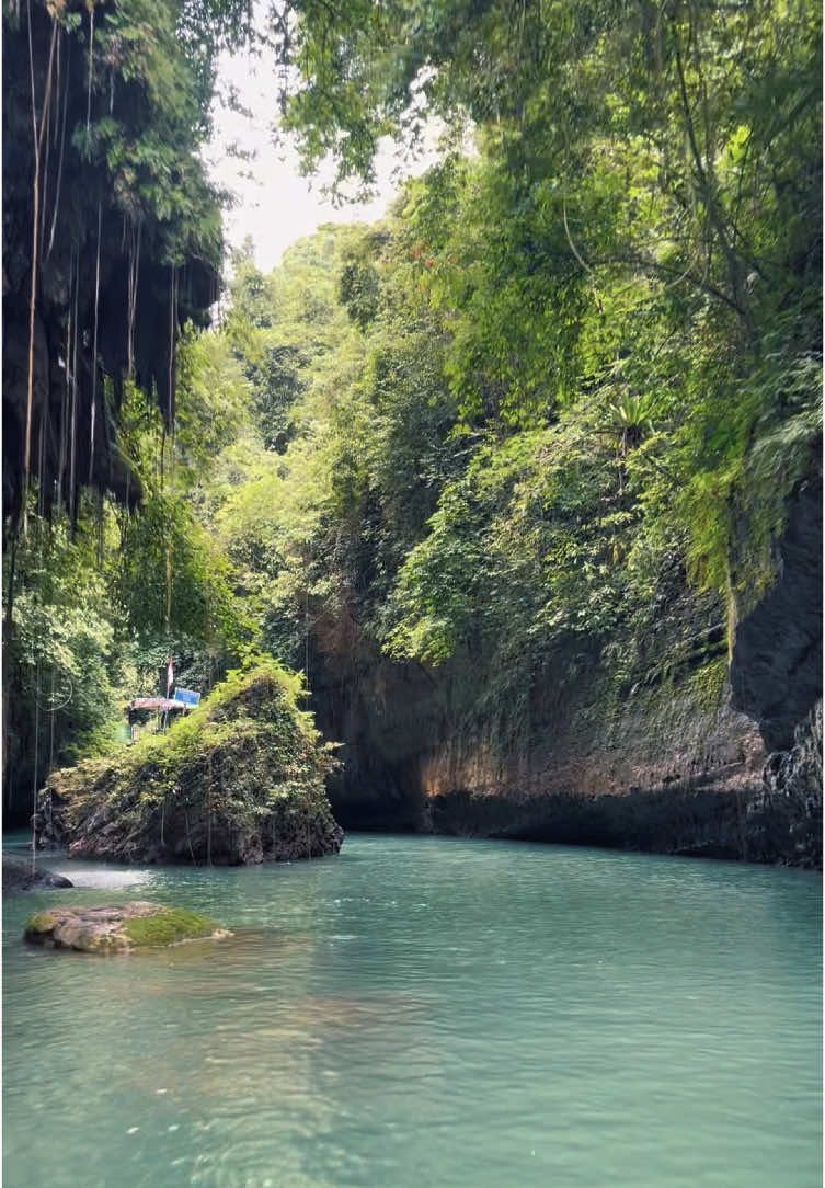 Tag pasangan kalian. #greencanyon #budakgreencanyon #pangandaran 