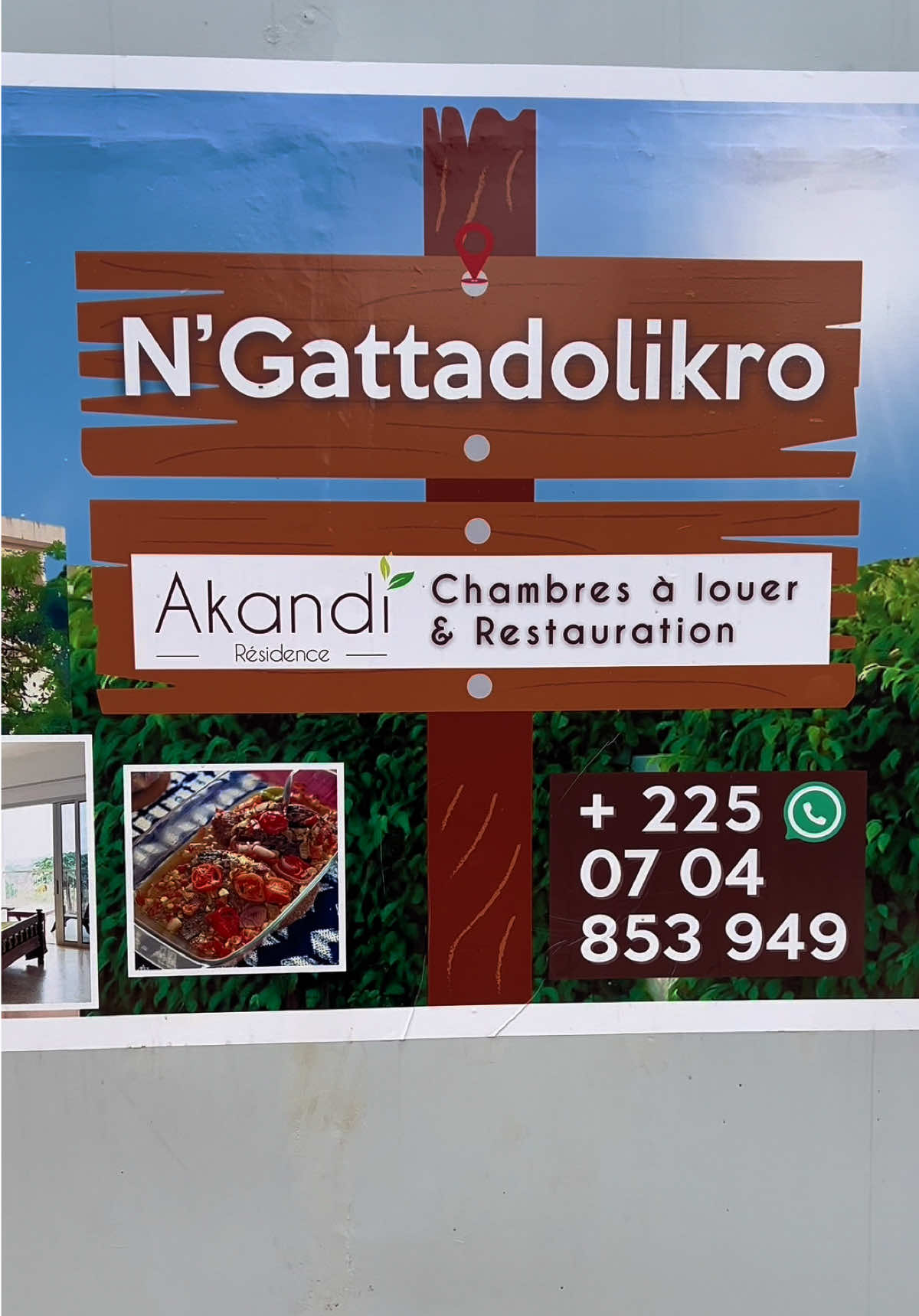 La @Residence Akandi, nichée au cœur de N’gattadolikro,entre Yamoussokro et Bouake, est bien plus qu’un simple lieu de séjour. C’est une véritable immersion dans la culture et l’hospitalité du centre .  Dès votre arrivée, vous êtes enveloppé par une atmosphère chaleureuse et accueillante, où le sourire de Maman Loukou ❤️ et la beauté des lieux vous mettent immédiatement à l’aise. Les chambres, décorées avec goût et simplicité, offrent tout le confort nécessaire pour un séjour agréable. Chaque détail est pensé pour le bien-être des hôtes, des lits douillets aux salles de bains. De plus, la résidence propose des services de qualité, tels que la restauration avec des plats locaux savoureux et variés (le bandjiii 🥹😁), ainsi que des activités pour découvrir la région. En séjournant à la résidence Akandi, vous avez l’opportunité de vous imprégner de la vie locale, de rencontrer les habitants et de découvrir les trésors de N’gattadolikro et de ses environs.  C’est une expérience unique qui vous laissera des souvenirs inoubliables. #residenceakandi #ngattadolikro #yamoussoukro #bouake #225🇨🇮   🎶 @AYIDISSA (Maman philo 220 Log) @AKOU L'arrangeur 