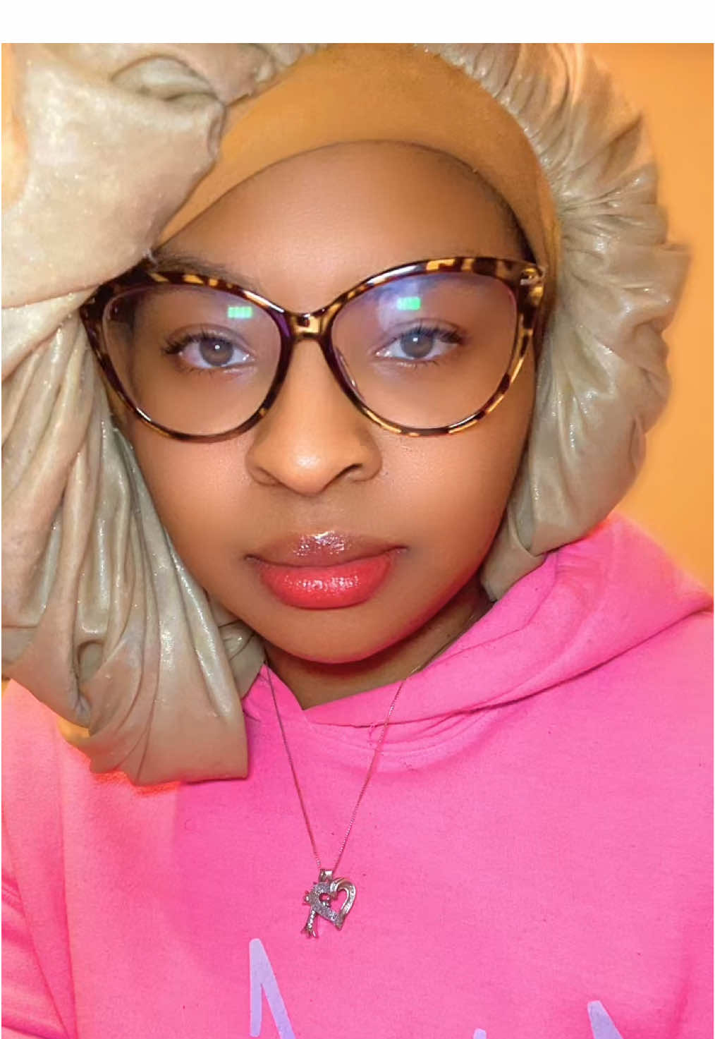 Replying to @kingduane  Preferably w/ no kids, but I have a kid so let me not do too much lol…baby listen if you got 1 kid we can be BFFs & if you have 2+ kids we can be friends🤗🥰   - #cupid #cupidshuffle #single #menover40 #40andover 