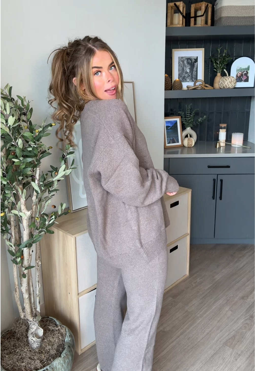 okayyy GAP!! 👀 this is toasted almond brown not gray lol #fyp #OOTD #fallfashion #tiktokshop #tiktokshopcreatorpicks @Gap 