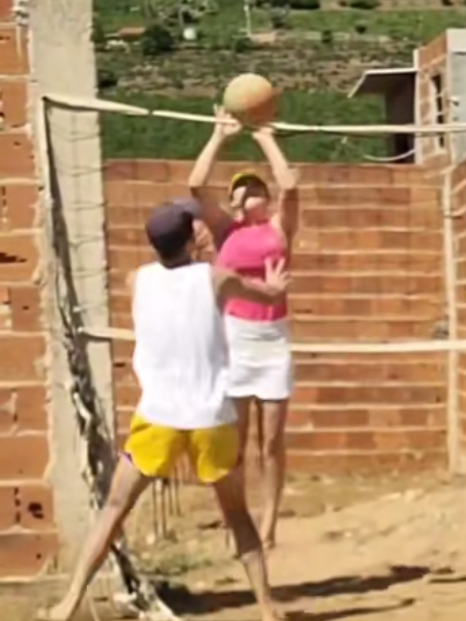 Quem lembra? Saudades quadra improvisada 🫠🏐❤️ #volei #voleibol #volleyball #fy #viral 