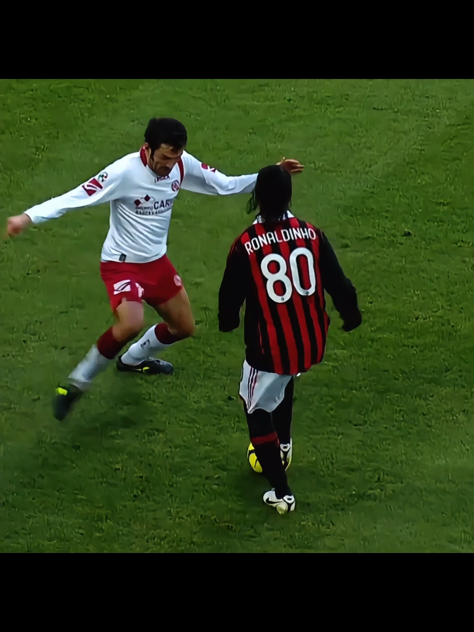 Ronaldinho Milan Skills 