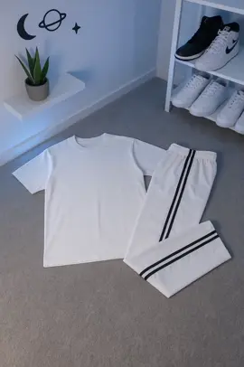 Sekece ini masak kalian gk punya😫🫵 #rekomendasioutfit #kaospolos #kaosputih #celanatraining #outfitideas 