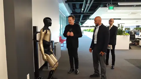 Elon Musk showcasing Optimus 2.5 to Abdulla M Alhamed, Chairman of the National Media Office in the UAE.#tesla #elonmusk #teslatok #fsd #teslarobot 