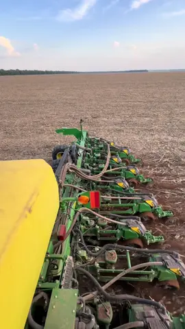#plantio #soja #2025 #lavoura #trabalhar       Início do plantio do soja 2025.   Borra trabalhar 