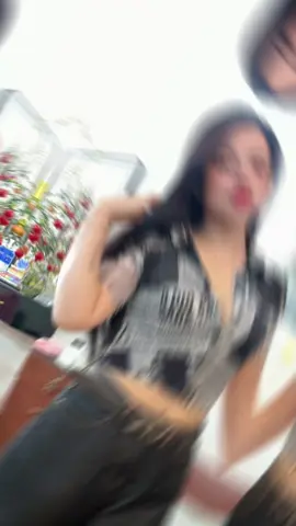 Hi a,dậy đi làm đi a, a ăn gì e mua 😂 RÁY TAI CHUYÊN SÂU: Chuyên xử lý tai khó, ráy mỏng, nhát, hốc sâu, ráy màn nhỉ, động tác chậm, chuẩn xác, tập trung, nhẹ nhàng, và bước ra gió và rửa nước muối vệ sinh tai cũng là những bước khách hàng rất thích CHỈ VỚI 80k-100k( 40p-1h)🌹KÍNH MỜI 🌹