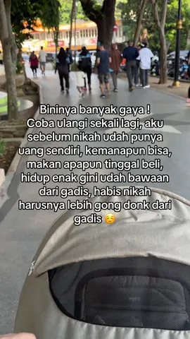 Dibilang banyak gaya sama orang yg cuma ngandelin gaji laki, la gua walaupun udah ada laki masih bisa mencari sendiri say🤪🤪