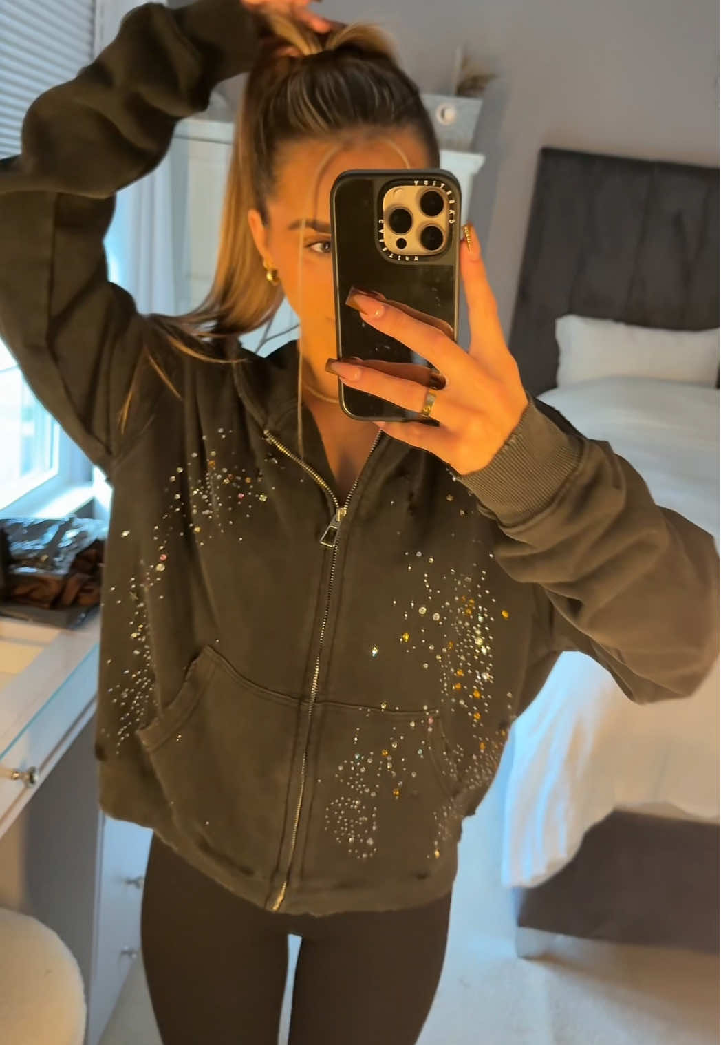 the coolest zip up✨ @aelfriceden_official #oversizedhoodie #zipupsweatshirt #rhinestonesweatshirt #zipup #hoodieszn 