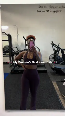 My favorite supplements from  @Women‘s Best 🫶🏾 Fit deets ⤵︎ Motion seamless halter bra (XS) & Essential mini flared leggings (S) in the color midnight plum 🍇 #womensbest #gymgirlies #fitnessootd #GymTok #ugccreator 