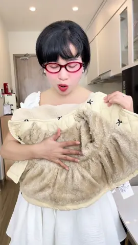 Áo khoác lót full lông hàng QC cho bé xịn sò  #aokhoacbegai #doxinhbegai #shopmemoon #thoitrangtreem 