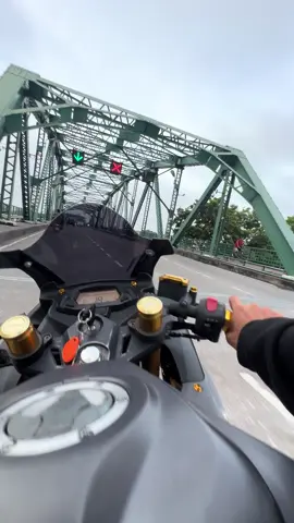 กลับบ้านนอน💫🙂‍↔️#ที่จับโทรศัพท์ #สะพานพุทธ 