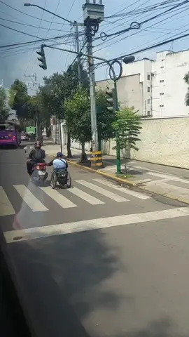 acto imprudente! jsjsjs . . . ni en rapidos y furiosos pasa esto 😁