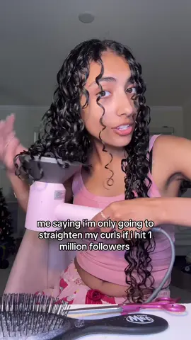 also peep the scissors (i’m cutting my hair today) #grwm #curls #curlyhair #hair #longhair 