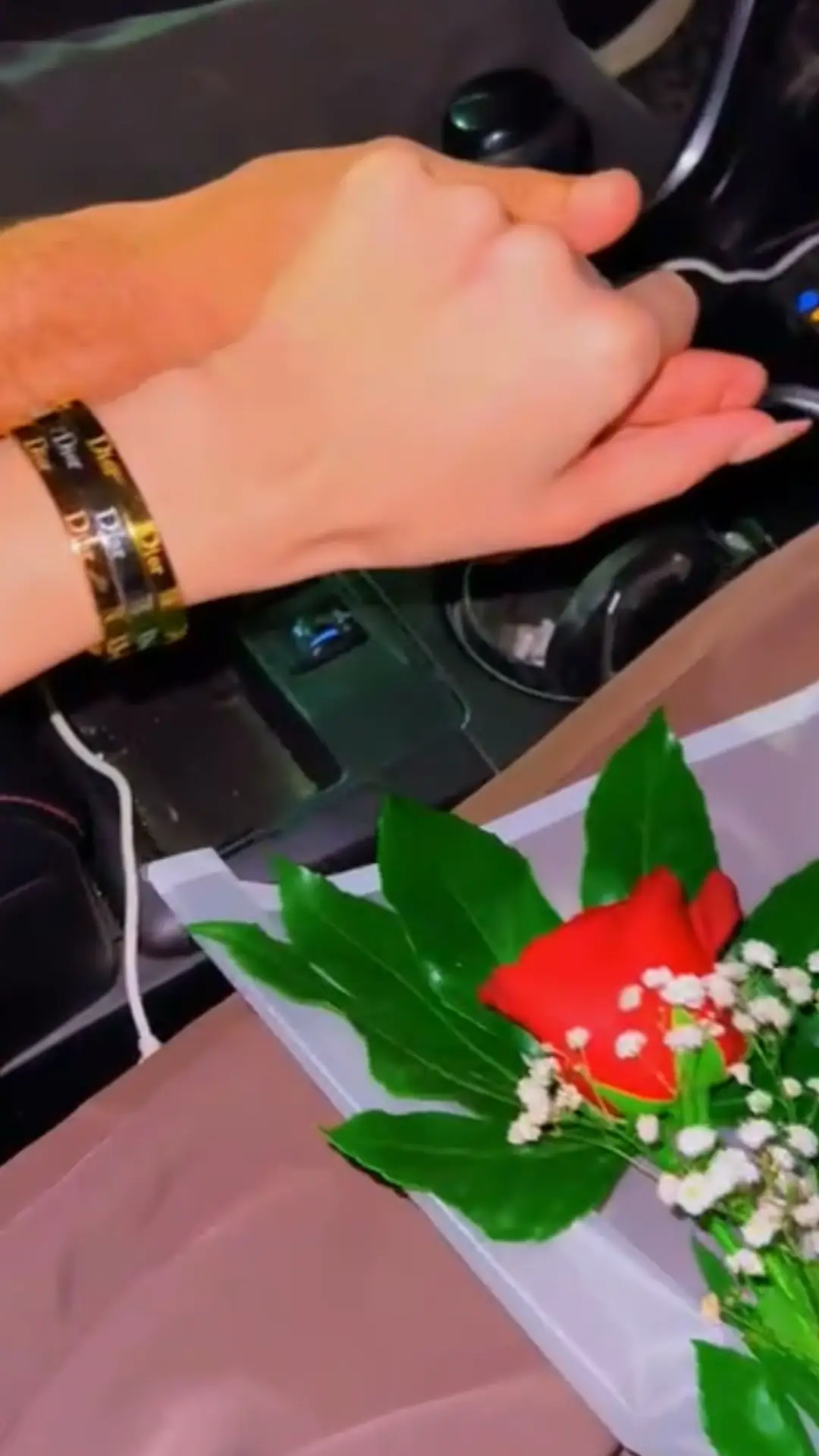 ايكانى من♥️🥹💍
