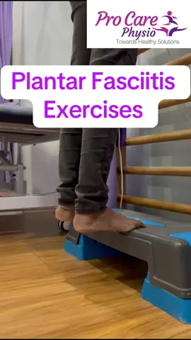 👣 𝐒𝐭𝐫𝐮𝐠𝐠𝐥𝐢𝐧𝐠 𝐰𝐢𝐭𝐡 𝐏𝐥𝐚𝐧𝐭𝐚𝐫 𝐅𝐚𝐬𝐜𝐢𝐢𝐭𝐢𝐬❓ Don’t let heel pain slow you down! Our 𝐏𝐫𝐨 𝐂𝐚𝐫𝐞 𝐏𝐡𝐲𝐬𝐢𝐨 team has prepared some simple exercises you can do at home to help relieve pain and improve flexibility ✅. Featured in this series: 🟪 Heel raise 🟪 Ball rolling 🟪 Towel curls 🟪 Calf stretch 🟪 Ankle circles & Ankle pumps Watch our staff demonstrate each exercise so you can follow along easily 🙌. ⚠️𝑫𝒊𝒔𝒄𝒍𝒂𝒊𝒎𝒆𝒓  : This video is for educational purposes only and it's not intended to diagnose or treat any medical condition. Always perform exercises under guidance or after consulting with a physiotherapist. 📲 For persistent pain, consult our professional physiotherapists for a personalized treatment plan:  📞Call now for an assessment:  017-749 4240 📲 https://www.wasap.my/+60177494240 🌐 https://www.procarephysio.com.my 📍Visit Us at: G-58, Jalan Permas 15/1, Bandar Baru Permas Jaya, Masai, Malaysia #footpain #plantarfasciitis #heelpain #heelspur #anklepain #footcare #procarephysio #physiopermasjaya #physiotherapyinjb #johorbahruphysio #awardedbestphysiotherapy2020 #jbphysiotherapy #jointpain #jbphysio #bestphysiotherapy #procarephysiopermasjaya #procarephysiotherapycenter #physionearme #bestconsultation #PainFreeSteps #fisioterapijb #RawatanTerbaik #bestphysiotherapist #permasphysio #procarephysiotherapy #FootHealth #PainFreeLiving #fisioterapimalaysia 