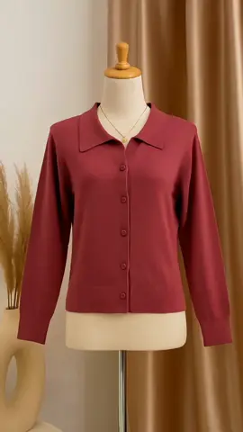 ✨ Tampil chic & elegan dengan cardigan knit import ini! Nyaman dipakai, stylish untuk segala suasana. Siap jadi outfit andalan kamu? 💕#OOTDInspo #CardiganKoreanStyle #FashionWanita #StyleKekinian #ootdminimalis 