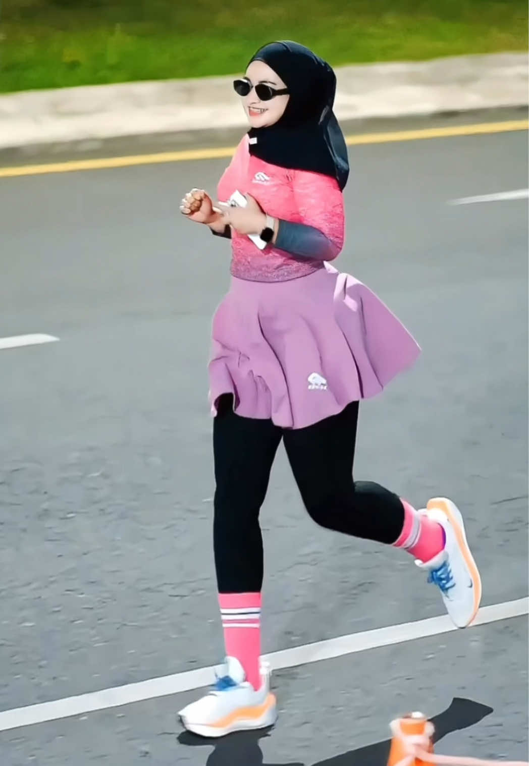 Outfit Olahraga Cantik dan Keren by @Maniak.id  yukk Co di Keranjang kuning 💜💕😎 #outfitolahraga #ootdolahraga #outfitrunning #outfitsideas #bajuolahragawanita 