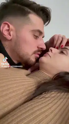 يا اجمل شفايف يا اجمل قبله ♥️✨