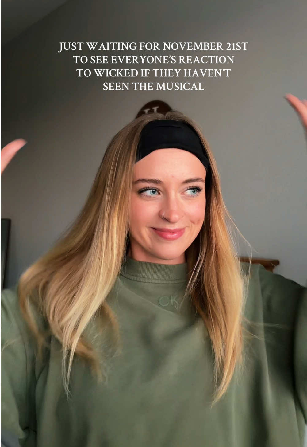 When I tell you, you have no idea what’s coming, YOU DON’T🤫 #wicked #musical #reaction 