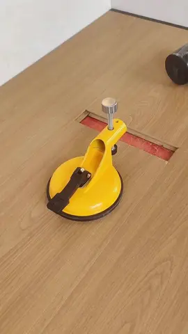 A tool that won't damage your wooden planks #tiktokshop#floor#wood#wook#roomdecor 