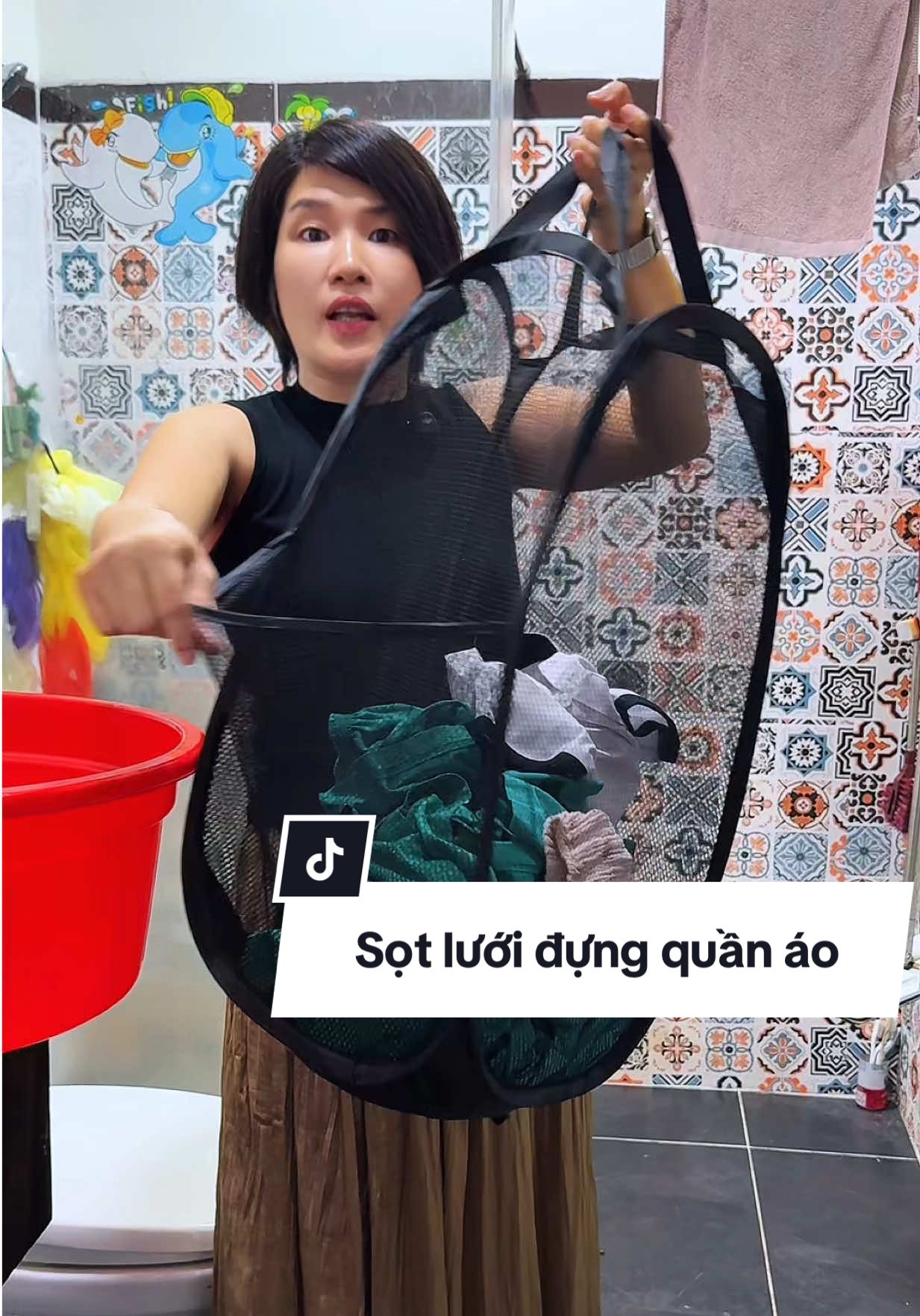 Xài sọt lưới đựng quần áo dơ này thì thấy quần áo sạch sẽ và đỡ bị mùi hơn hẳn nha. Size lớn nên đựng đồ cũng thoải mái nữa nè. #mecaphe #dcgr #sotluoidungquanaogiat #giodungquanao 