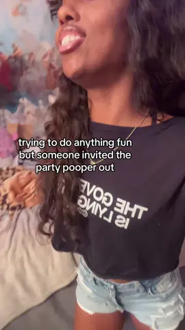 then get mad when they’re not in the gc #fyp #relatable #partypooper #baddiebaddieshotoclock 