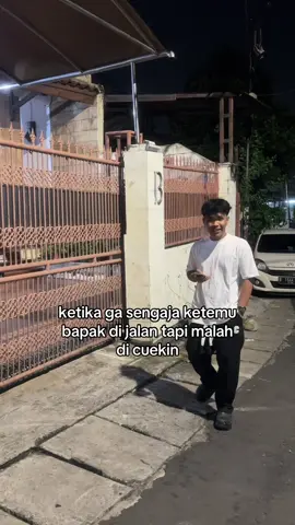 malah jadi kea orang ga kenal anjir😭