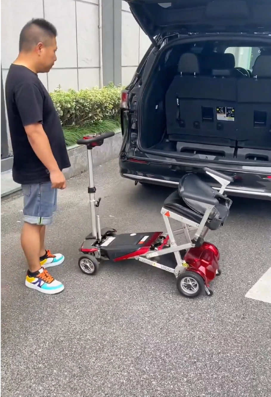 New popular smart electric folding scooter for the elderly#mobilityscooter# electricwheelchair# elderlyscooter #scooter #powerwheelchair# wheelchairfactory #