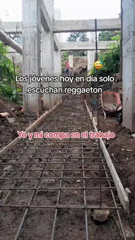 lo primero es la música 🎶 😉 🧃con los compas #control #trabajoduro💪 #construccion #albañ#chalan 