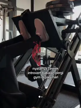 sendirian #gym #girlgym #sadgirls #pemulagym #legday 