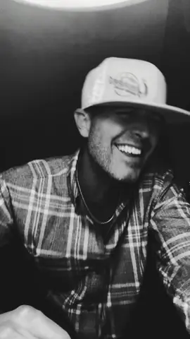 It’s Saturday night! Leaving this here incase you need some music to rock out to while getting ready. $hit, even if your staying home like me. Watch my dumba$$ anyways…😏. #always #Love #cringettes #and #cringelords 