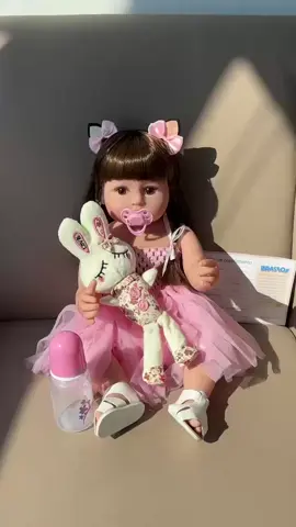 ✨👶 Chegou a fofura que conquistou o coração das mamães e papais do TikTok! Brastoy Boneca Bebê Reborn Menina 💕 👉 100% Silicone, super realista 👉 55cm de pura fofura 👉 Avaliação 4.8 ⭐ com +1800 opiniões 👉 De R$259 por apenas R$183,40 (29% OFF!) 🌟 Mais vendida e amada no Brasil! 📦 Corre antes que acabe e garanta já a sua! #BonecaReborn #BebeReborn #Brastoy #PresentesInfantis #DiaDasCrianças 