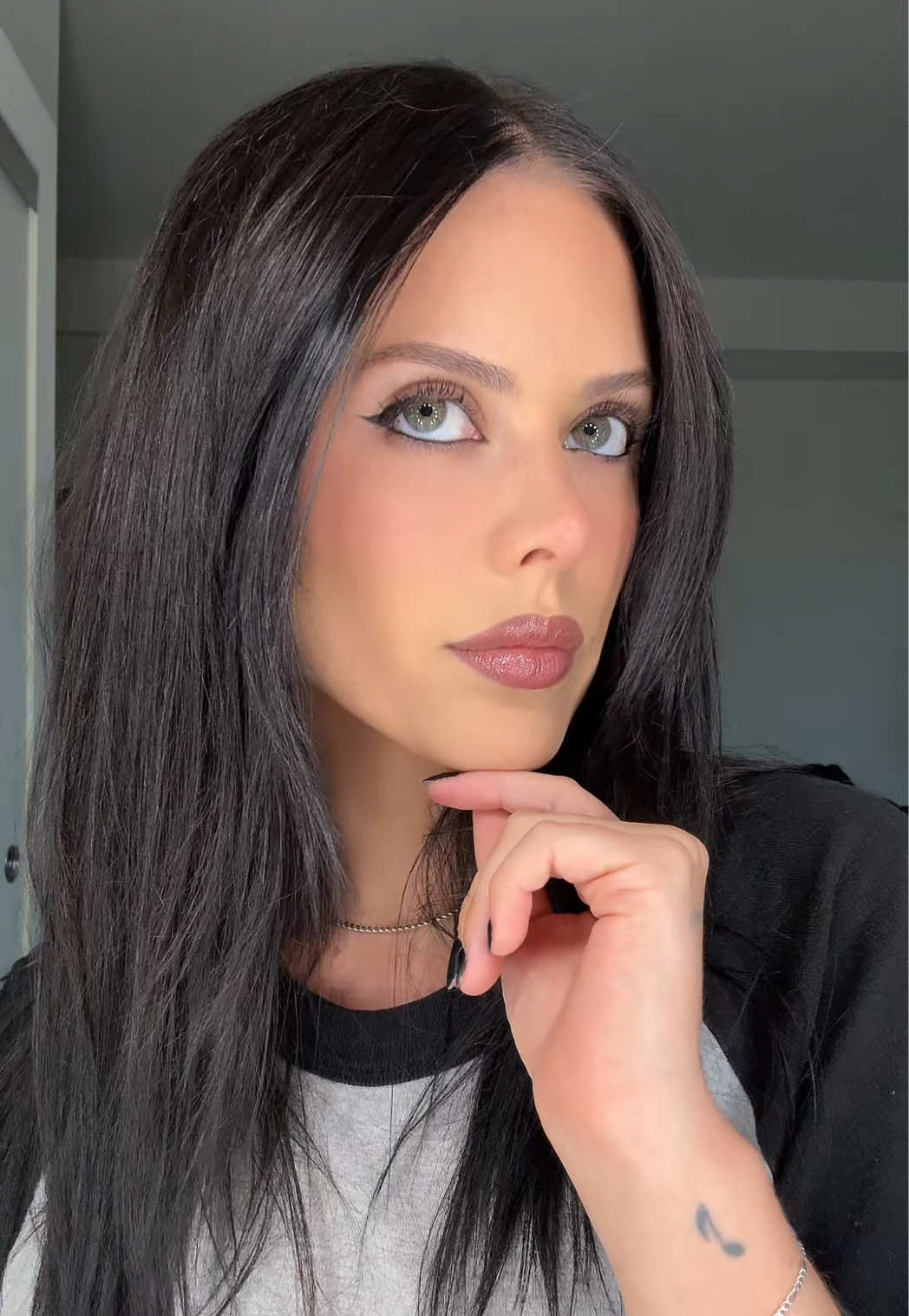 <3