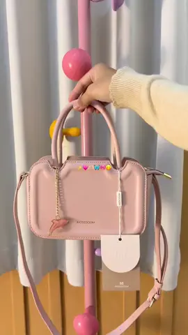inikan yg kalian tunggu restocknyaa 🫣💗 #taswanita #slingbag #mossdoom #fyp #viral 