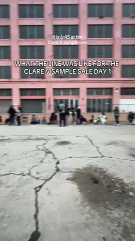 Clare V has a sample sale every year at the end of September in DTLA so save this post if you want to plan for next year!  Was it worth it?  Yes.  Will I do it again?  Probably! Also I posted my haul and inside the sale already, so check that out on my page as well! @Clare V. #samplesale #warehousesale #losangeles #dtla 