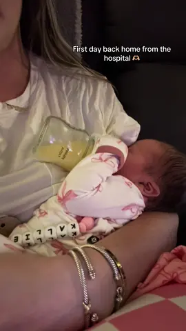 It’s our first day back home from the hospital and we could be happier 💕@Philips Avent @Kyte Baby LLC  #postpartum #fyp #viral #fourthtrimester #newborn 