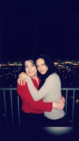 Tatiana shares details about her and Michael, how David Banks (co-writer of TWYMMF) talks negative about Michael, and meeting Lisa. #tatianathumbtzen #michaeljackson #mjj #mjfam 