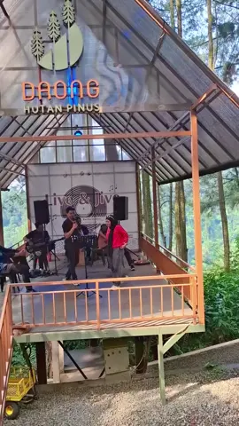 Sekuntum mawar merah versi akustik #sekuntummawamerah #dangdut #akustik #kopidaong #lewatberanda 