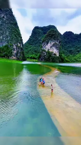 Water Highway in Guangxi – Driving on a River Road #UniqueChina #WaterHighway #GuangxiTravel #AmazingChina