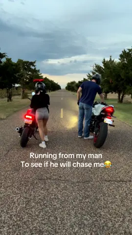 I just wanted to have alittle fun 😚😅#couple#motorcyles##biketok #bikergirl#relationships