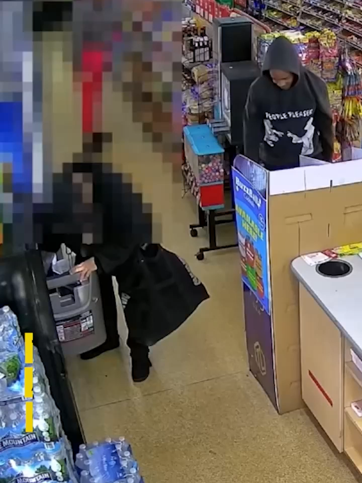 An Ohio thief found an opportunity for quick cash too good to pass up on March 19 when a Brinks security guard got careless in a convenience store As  #PkwY
