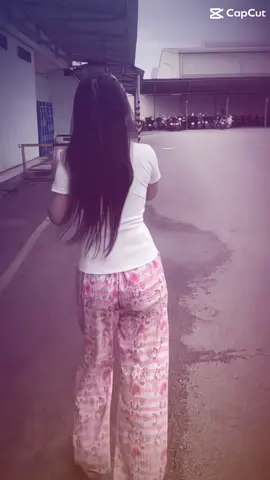 #xuhuong chỉ vì mặc quần Helo kity mà hot nhất cty 😂😉#mỹdung64 #hstch #fyp #hellokitty 