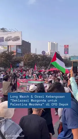 Ribuan massa mengikuti kegiatan Long March dan Orasi Kebangsaan bertajuk Deklarasi Margonda untuk Palestina Merdeka yang digelar di area Car Free Day (CFD) Jalan Margonda Raya, Depok pada Minggu pagi (28/9). Acara ini menjadi ajang solidaritas masyarakat Depok untuk mendukung kemerdekaan Palestina sekaligus menyerukan kepedulian terhadap isu kemanusiaan di Palestina. #infodepok #cfddepok 