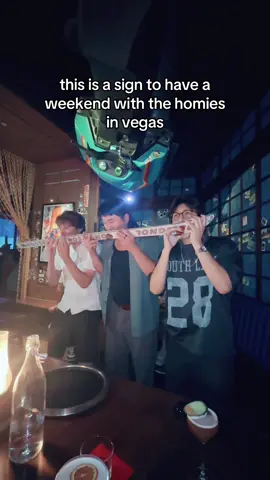 i know vegas is getting less popular, but honestly it's still soooo fun! clubbing, window shopping, shotskis, speakeasies! #lasvegas #vegas #partying #friendgroup 