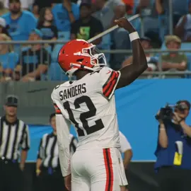 cuddle my wristt #nfl #fyp #foryoupage #shedeursanders 