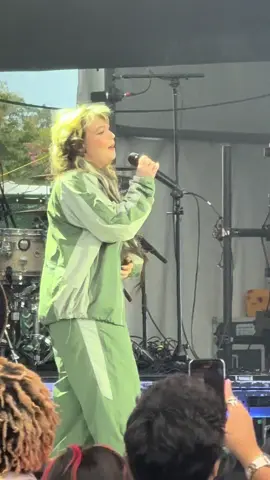 @lolayounggg singing SPIDERS at @All Things Go NYC  #allthingsgo #lolayoung #music #lolayounglive #nyc 